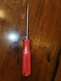 MAC TOOLS  SKU.  PNURB4R RED HANDLE SLOTTED 1/4 X4  SCREW DRUVER