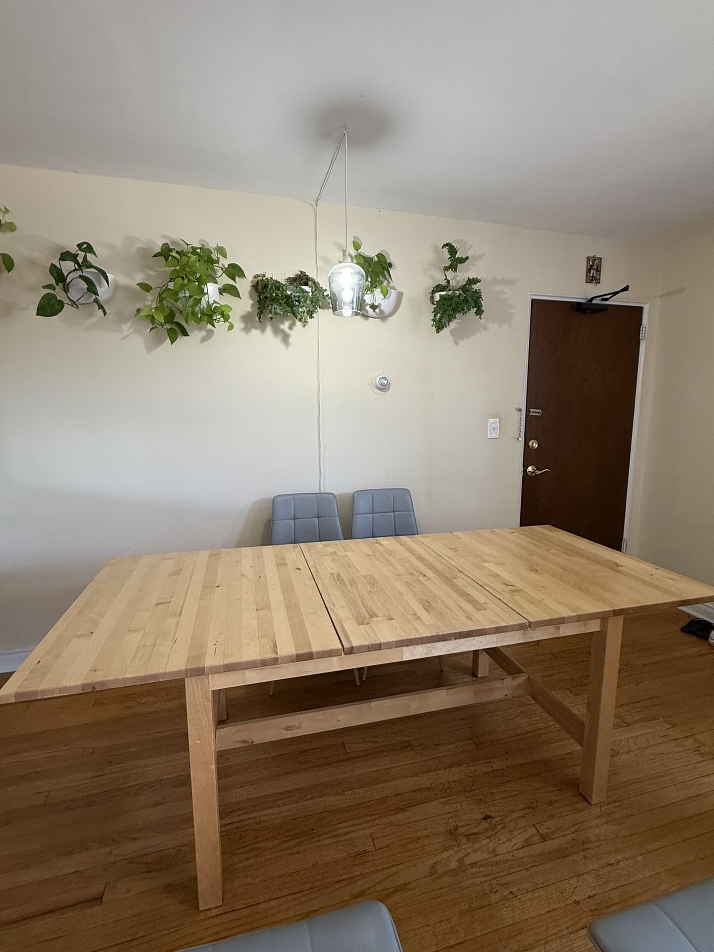 Solid Wood Dining Table / 4 Chairs 5’ X 3’ Closed, 7’ X 3’ Extended