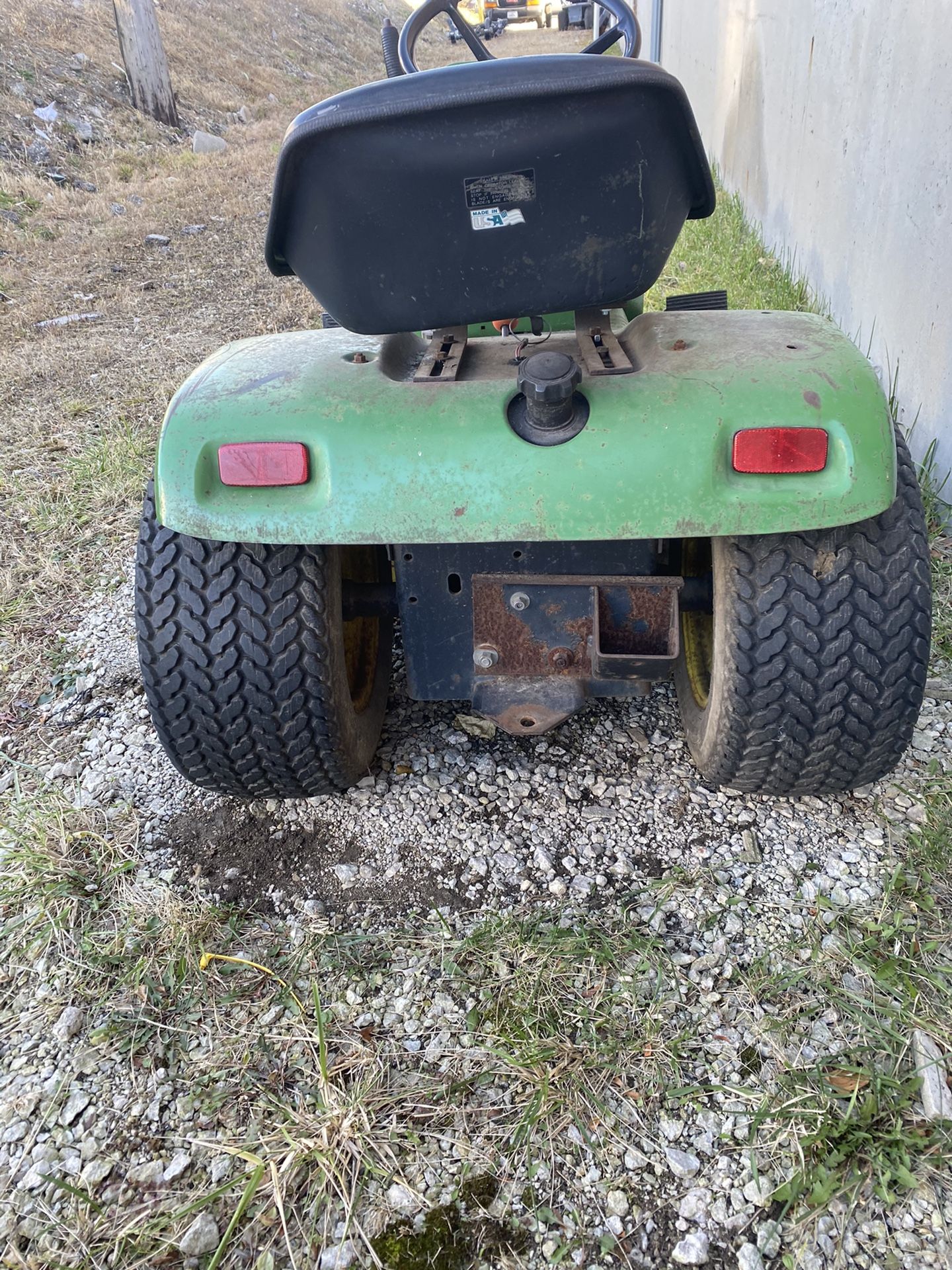 John Deer 210  Garden Tractor