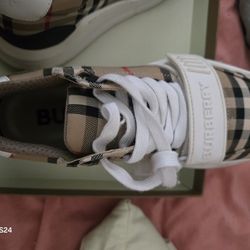Women's/unisex Burberry Shoes