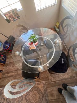 Dining room table with 4 chairs