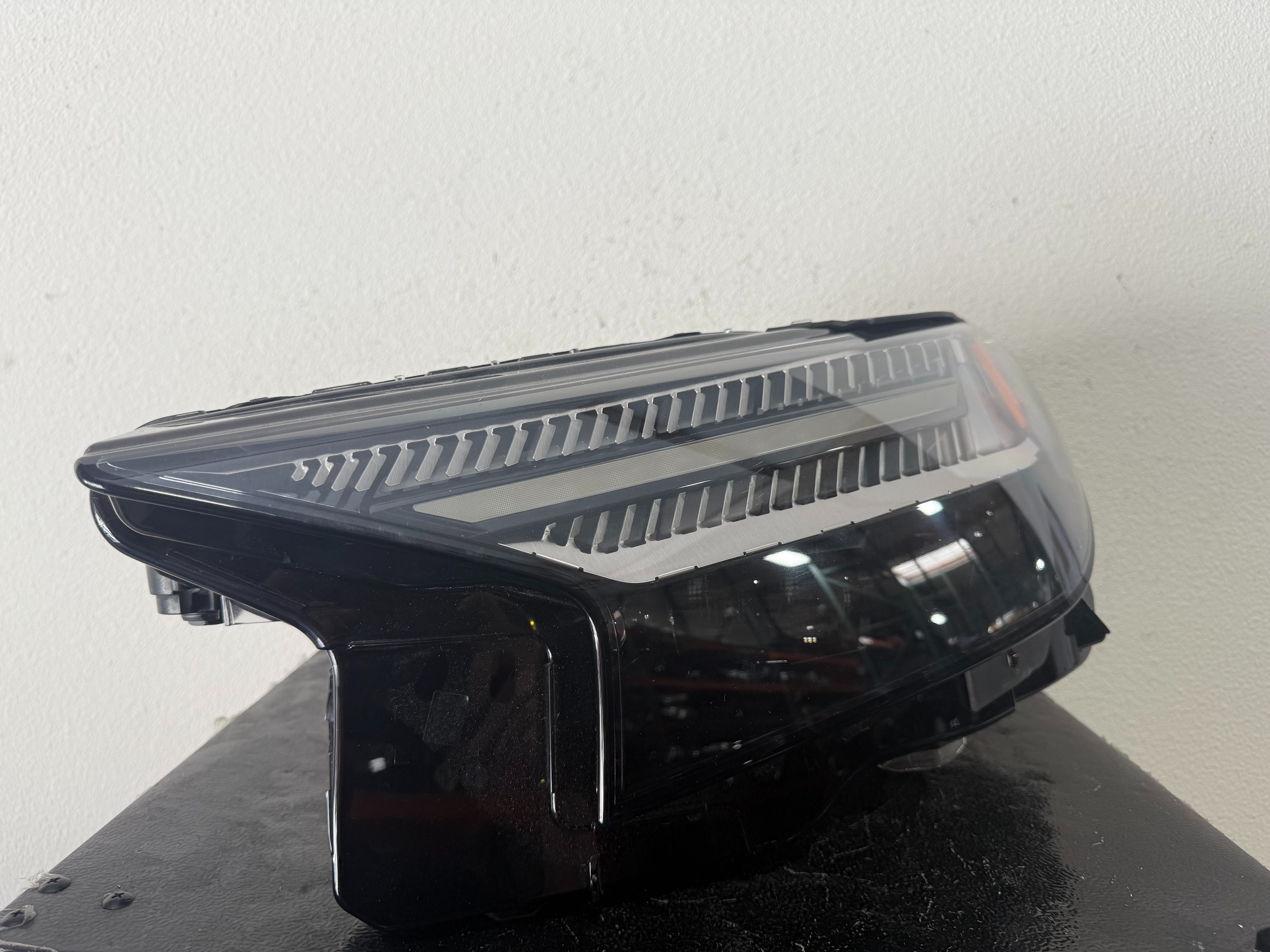 AUDI Q4 ETRON LEFT HEADLIGHT 2023