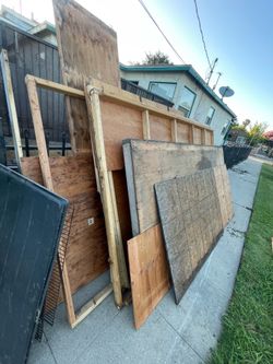 Free Wood (Pickup Only)