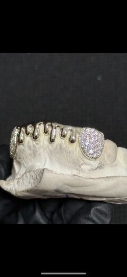 Custom GRILLZ ! Silver / Gold / Moissanite 