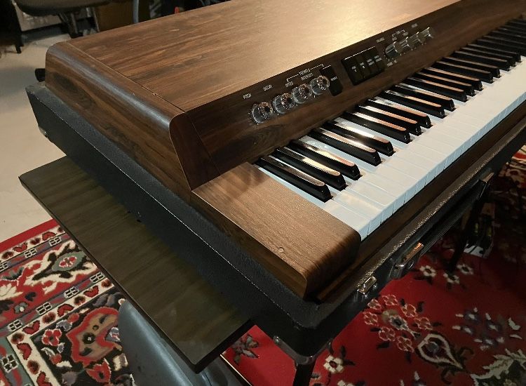 Yamaha CP20 Electronic Piano Keyboard for Sale in Glen Ellyn, IL