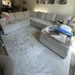 Couch/Sectional