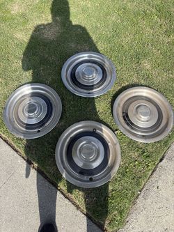 1963 Bentley S3 hubcaps original