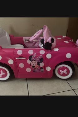 Minnie Mouse kids electric car