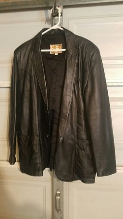 Large leather jacket in good conditions