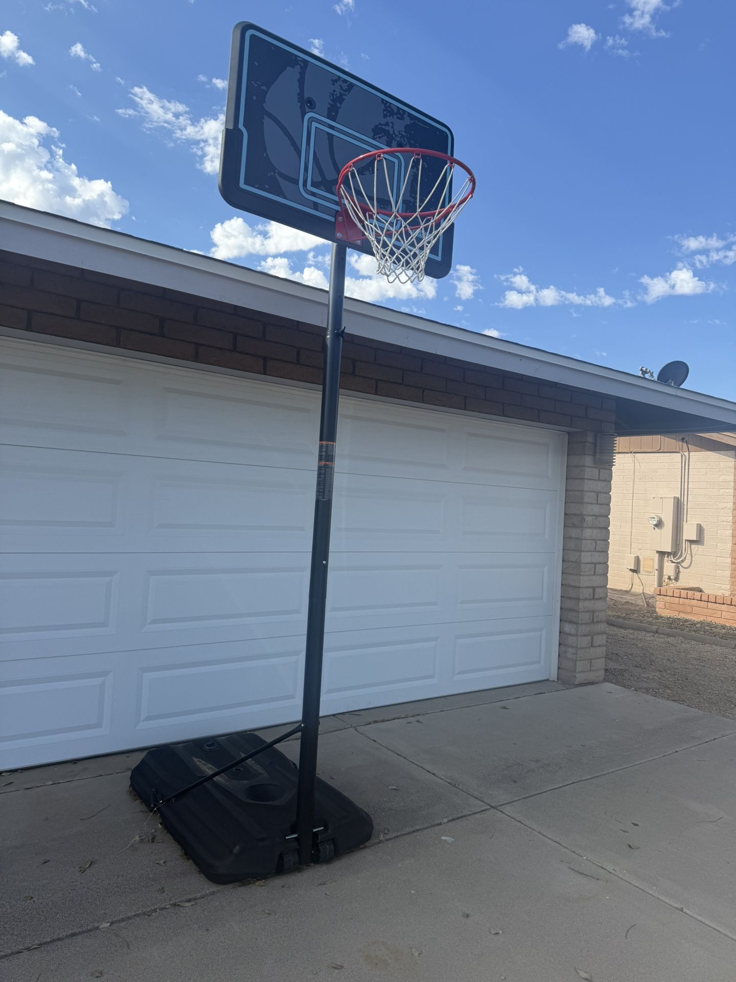 Lifetime Outdoor Basketball Hoop
