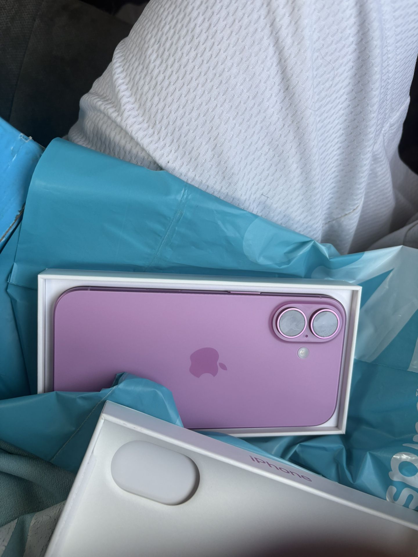 iPhone 16 Pink 128 GB