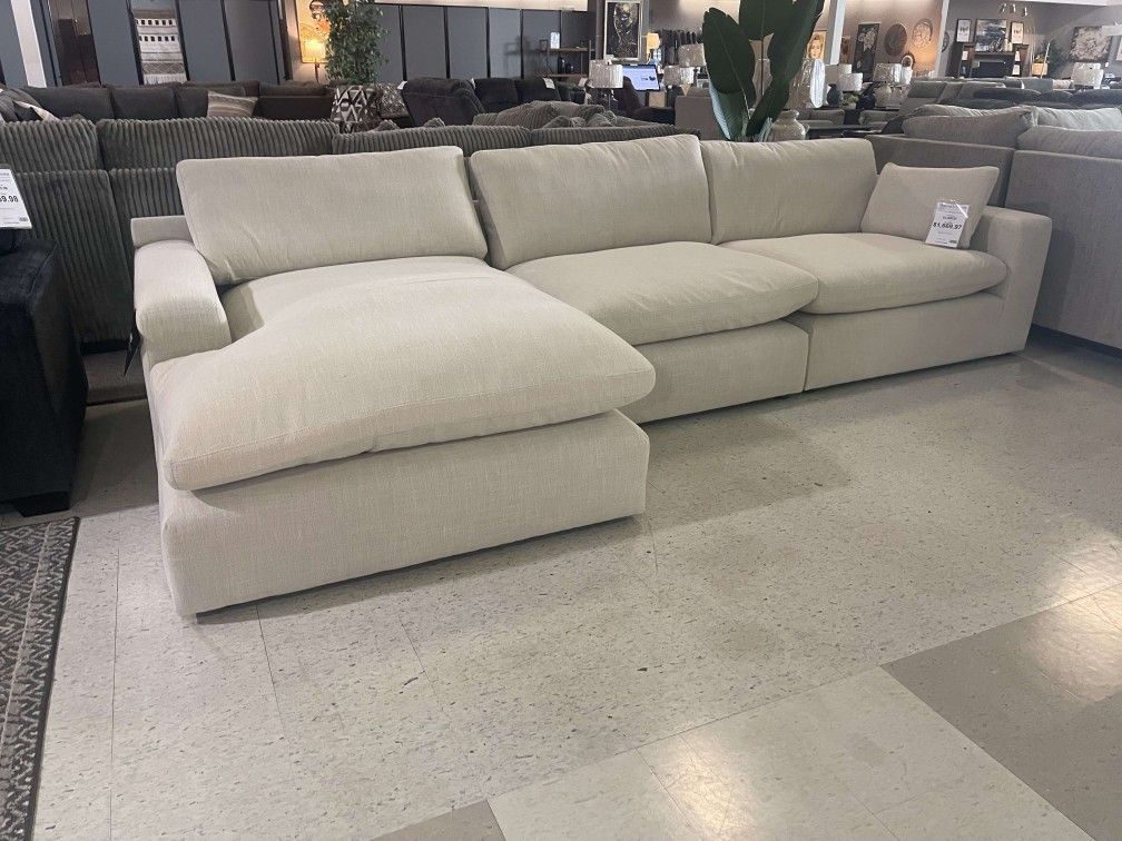 AP๐ Cloud 3 Piece Sectional Couch With Chaise// Fast Delivery - Financing