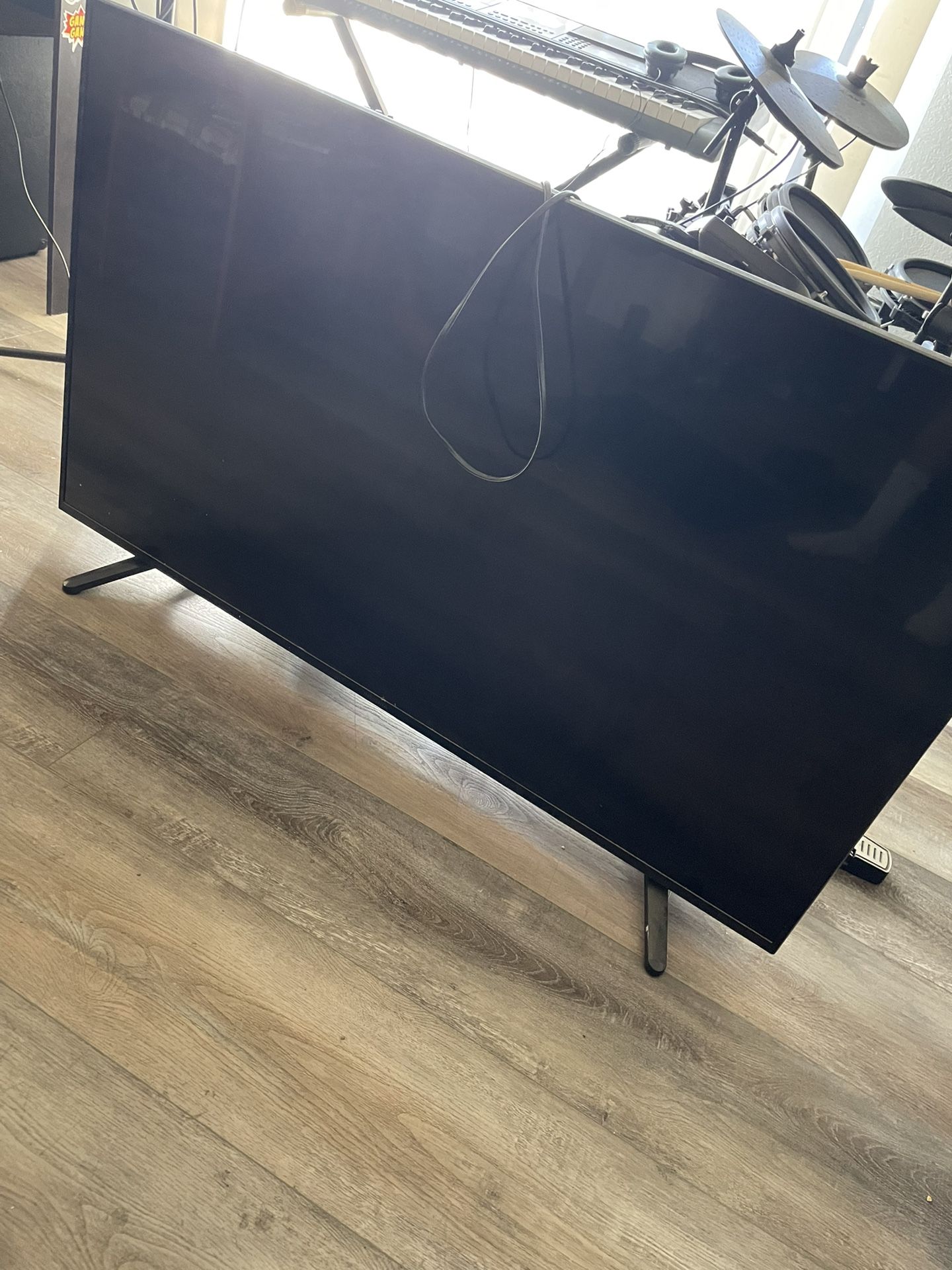 50” Insignia TV