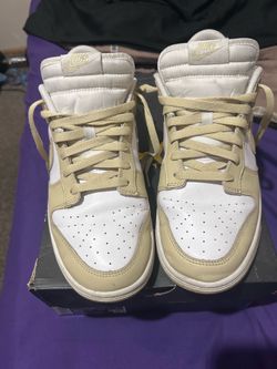 Nike dunk low team gold