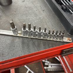Snap On Torx Bit On Rail