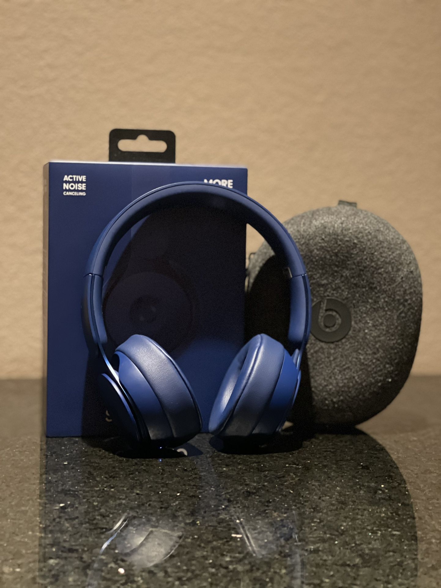 Beats Solo Pro Wirelsess Noise Cancelling Headphones