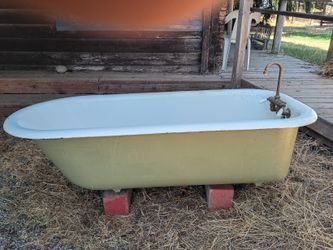 Antique 1929 Pacific Cast-Iron Clawfoot Bathtub
