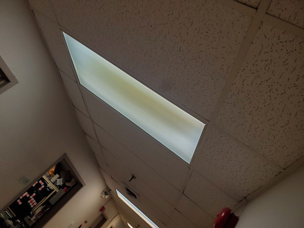 2'x 4' Light Fixture