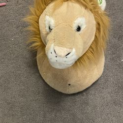 Lion, King, talking head