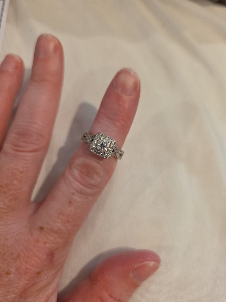 Elegant 14K White Gold Diamond Engagement Ring β 0.83 CTTW