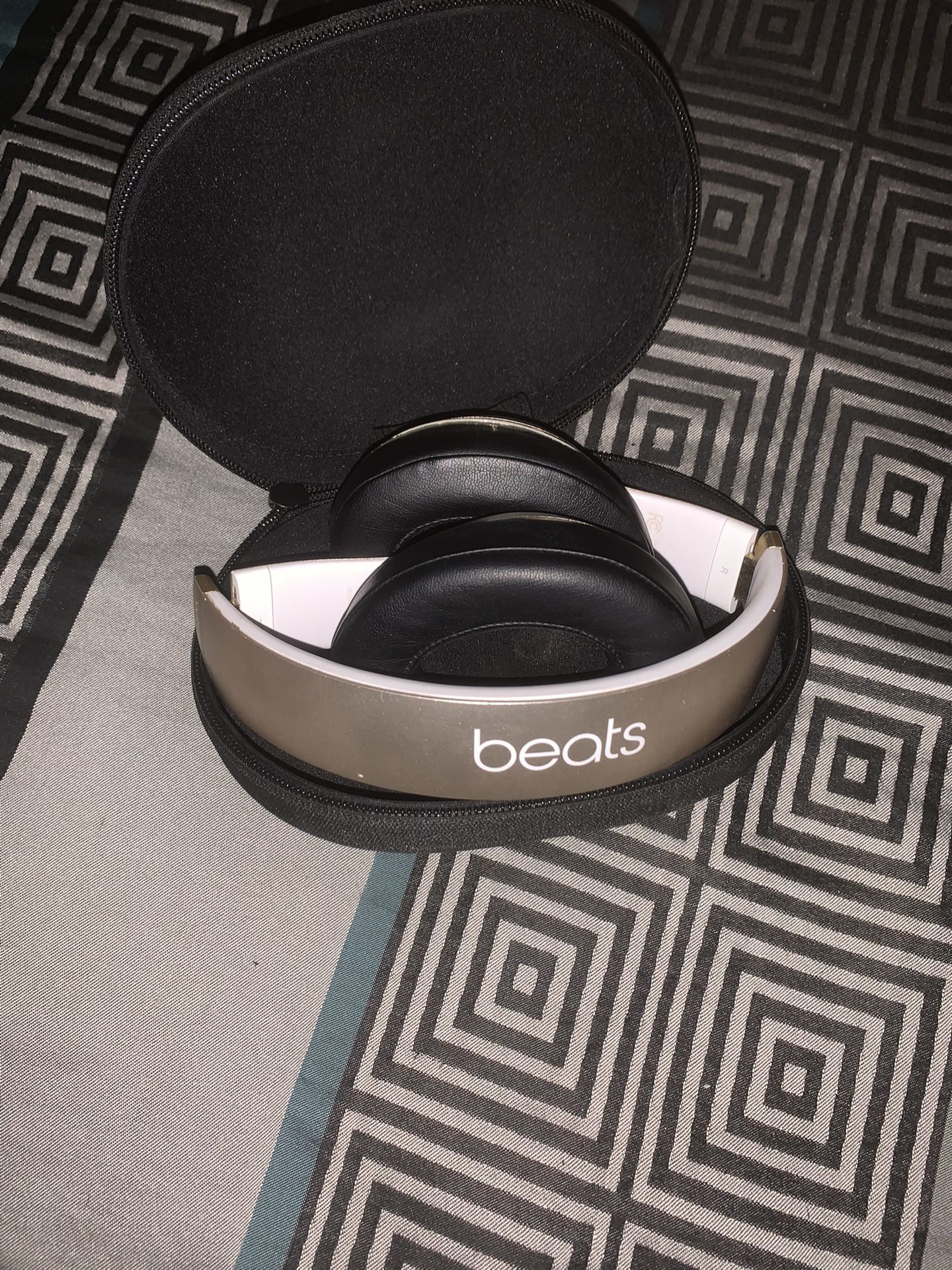 Beats Wireless Studios 2