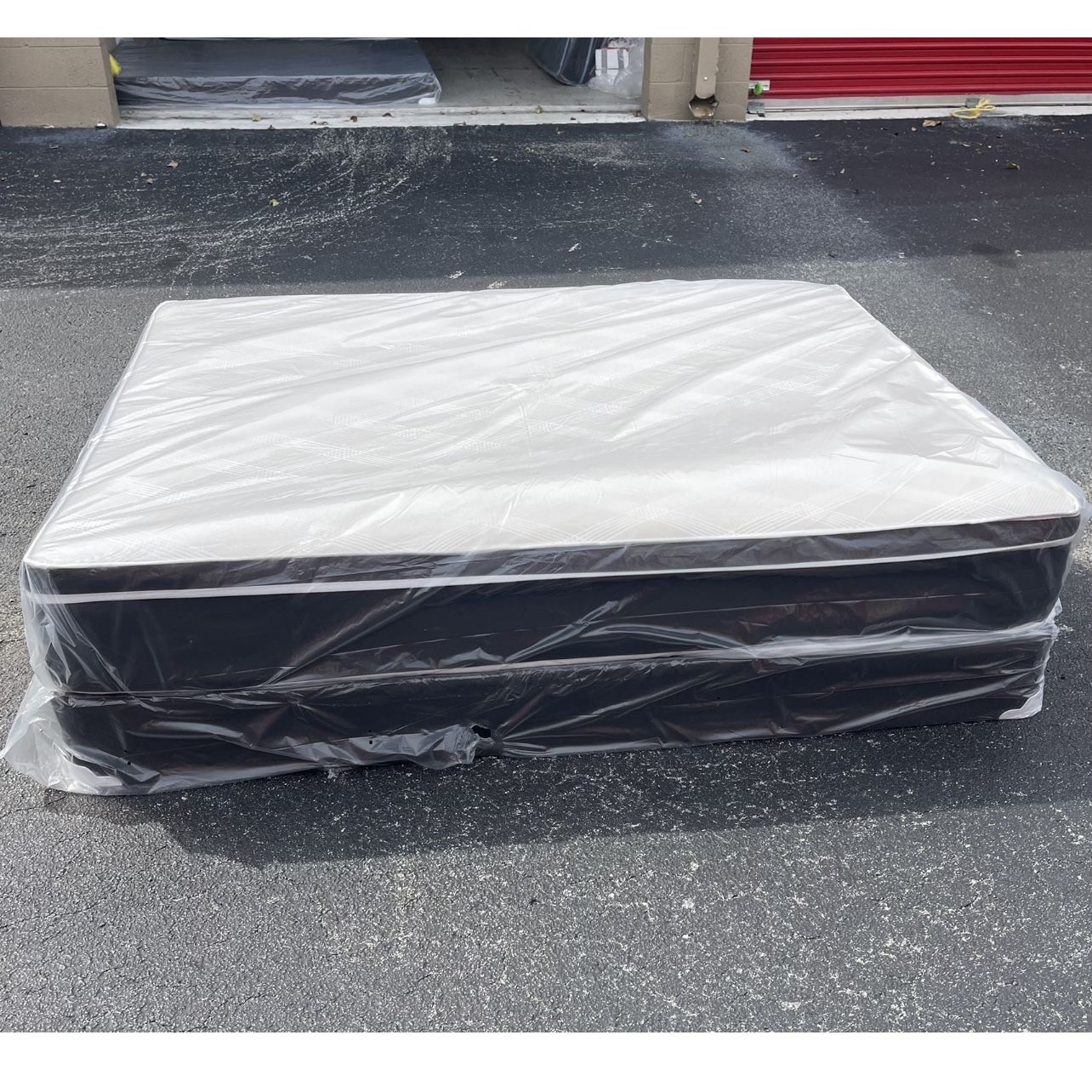 New Queen Size Pillowtop Mattress And Box Spring Set