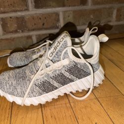 Kids size 3 adidas Kaptir Flow white & gray running sneakers p/u Jamison, Pa 
