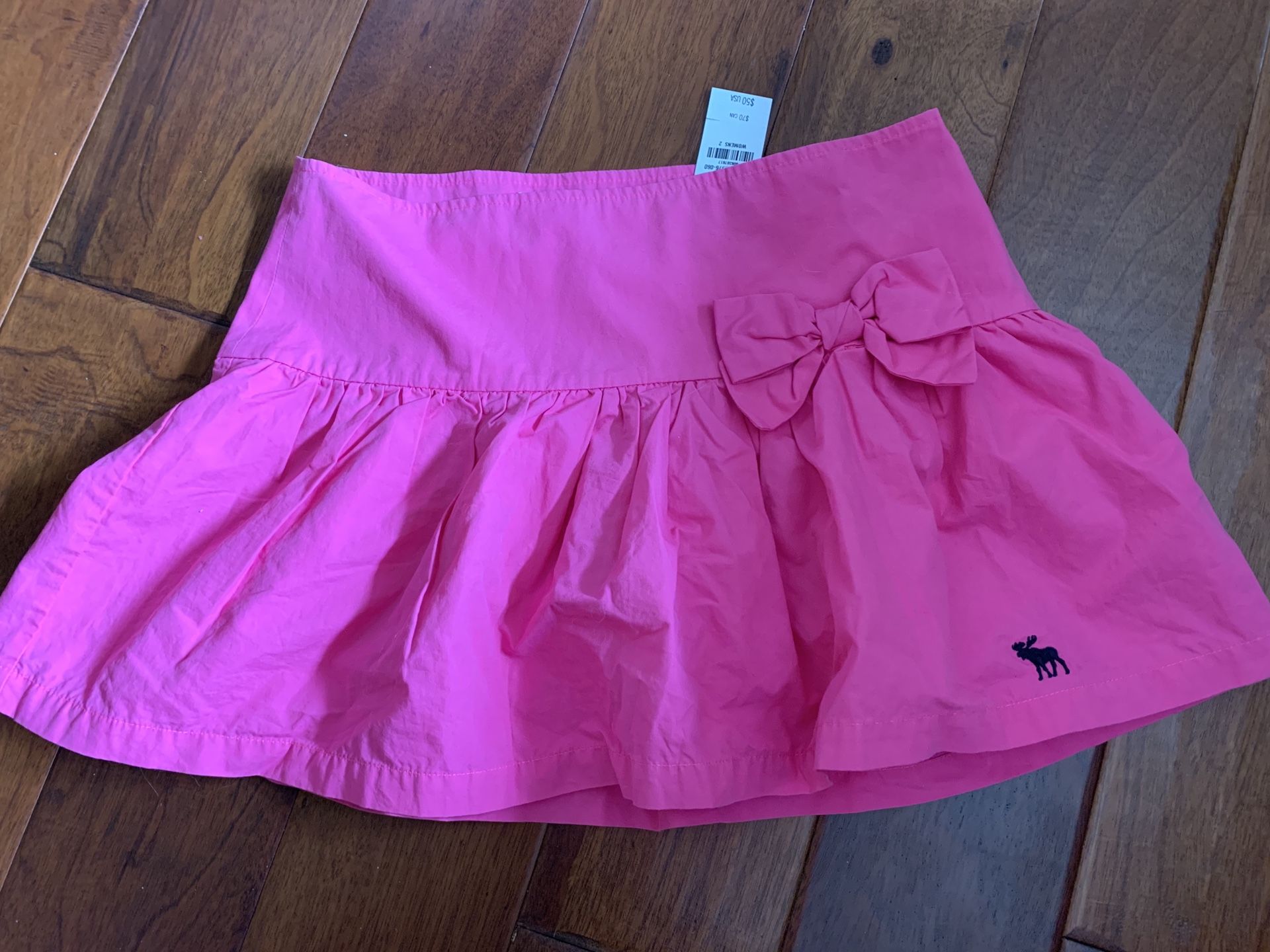 Pretty Abercrombie new with tags size to skirt with built-in slip