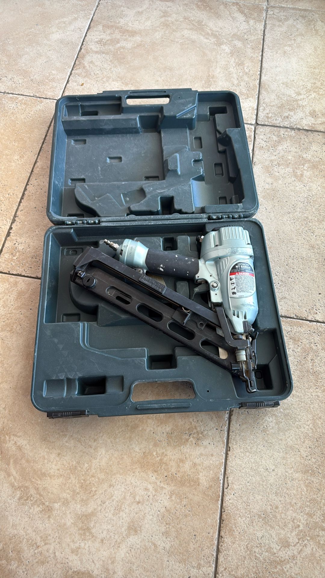 HITACHI NT 65MA4