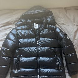 Moncler Black Hooded Puffer Jacket Men's Size M Logo Quilted Down Full Zip