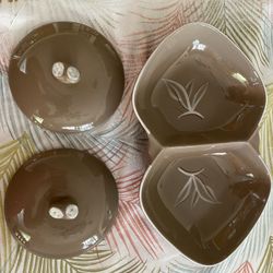 Midcentury Winfield China Pieces. Vegetable Bowl And Bean Pot Lids. $15.00.