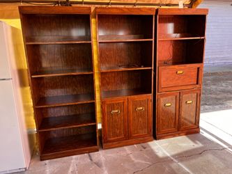 VINTAGE WALL BOOKSHELF
