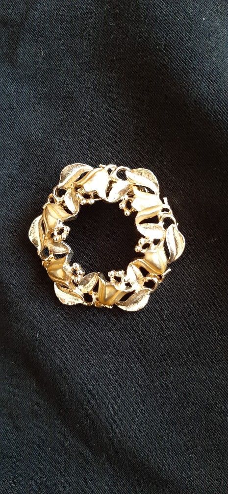 Signed JJ - Pin Brooch -Brushed Gold-tone Metal