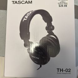 Tascam Studio Headphones 