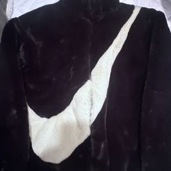 Nike Swoosh Women Size S