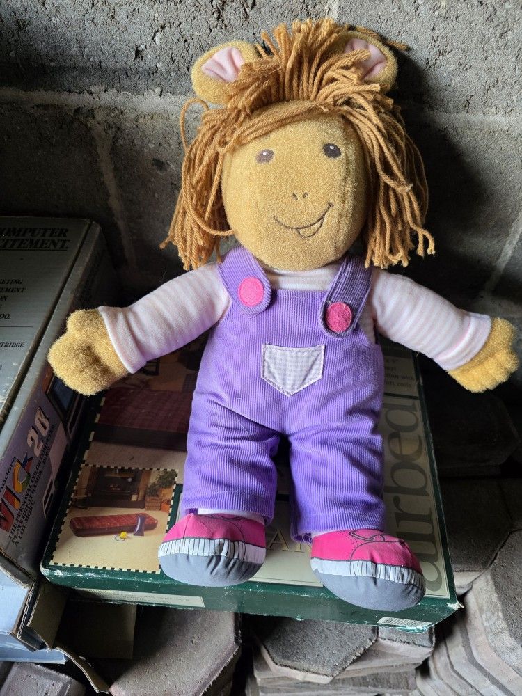 Arthur Plush Dool