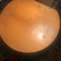 Circle End Table 24 3/4 X 22