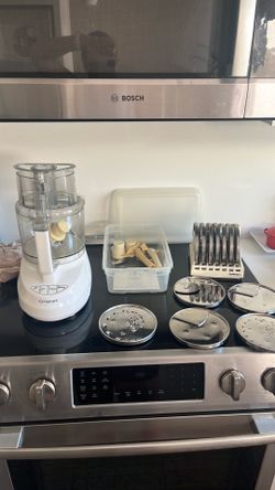 Cuisinart 11 cup food processor and extra blades