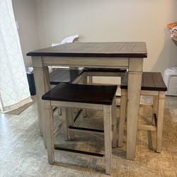 Dining table 4 seater