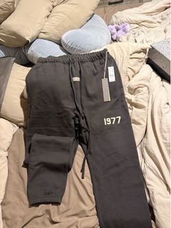 Men’s essentials fear of God XL sweatpants