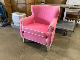 POTTERY BARN KIDS Charlie Mini Chair in Barbie Pink
