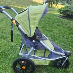 Burley Solstice Jogging Stroller Folds, Locking Or Swivel Front Wheel