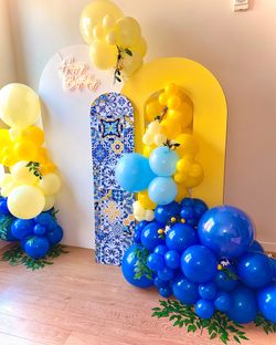 Italian Dolce Vita Arch Backdrop Set with Balloon Garland