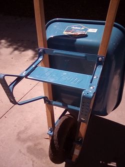 Jackson Wheelbarrow with Never Flat Tire