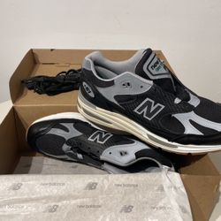 New Balance 991 V2 x UP THERE 