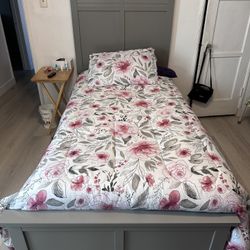 Twin Bed w/ Mattress, Comforter, Sheets