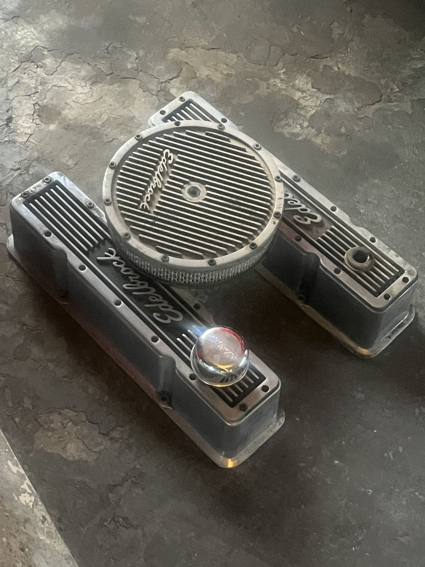 Small Block chevy Valve And Air Cleaner