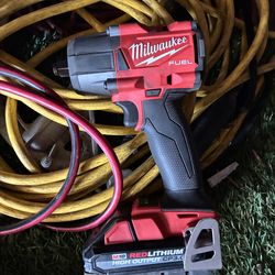 Milwaukee M18 IMPACT WRENCH 1/2in w/ High output 3.0 battery and charger