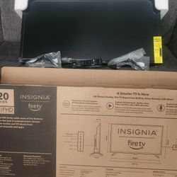 Insignia - 32" F20 Series LED HD Smart Fire TV