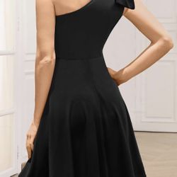 Medium And Large One Sleeve Black